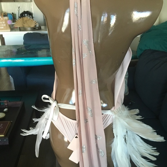 L’Vow Feather Cape - OS (Bodysuit sold separately) - Picture 5 of 12